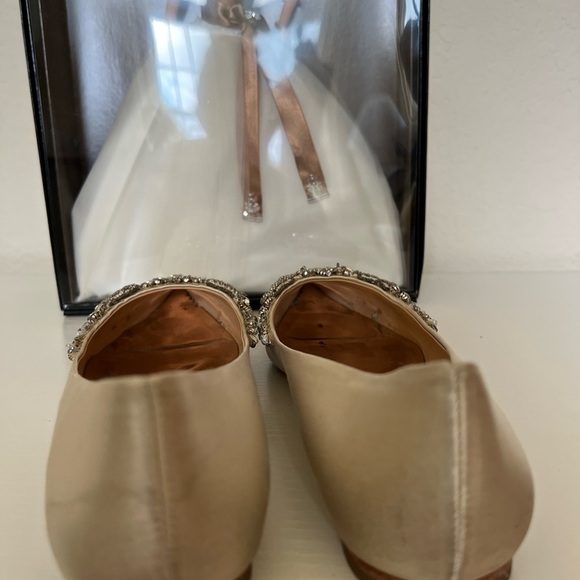 Badgley Mischka Beige/ Silver Beaded Flats Sz 8 - Picture 4 of 6